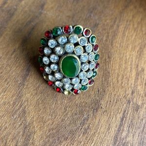 💸👛💸 Green, Red and Diamond costume jewelry ring